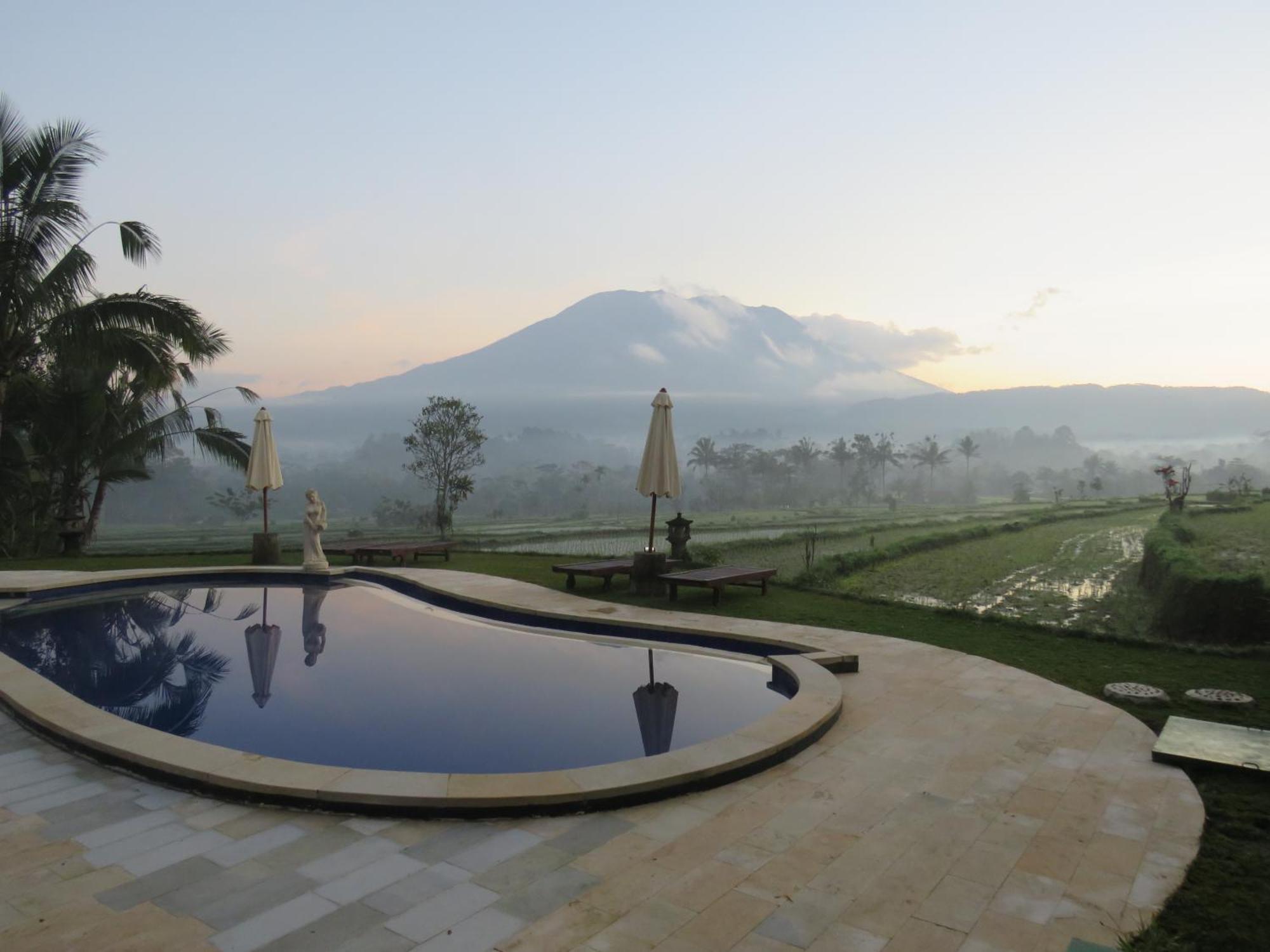 Great Mountain Views Villa Resort Selat Exterior foto